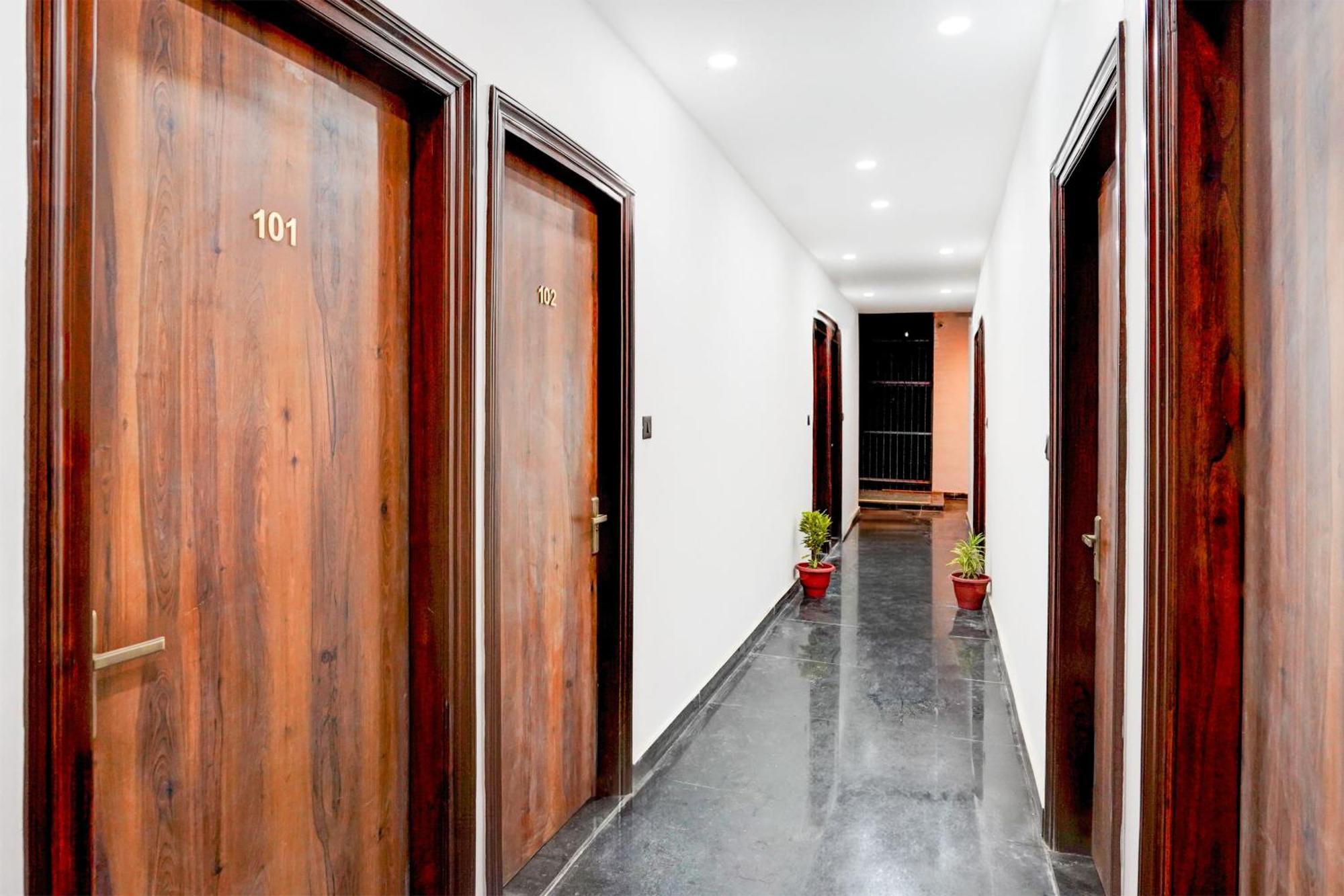 Super Collection O 63 A Noida Hotel Екстериор снимка