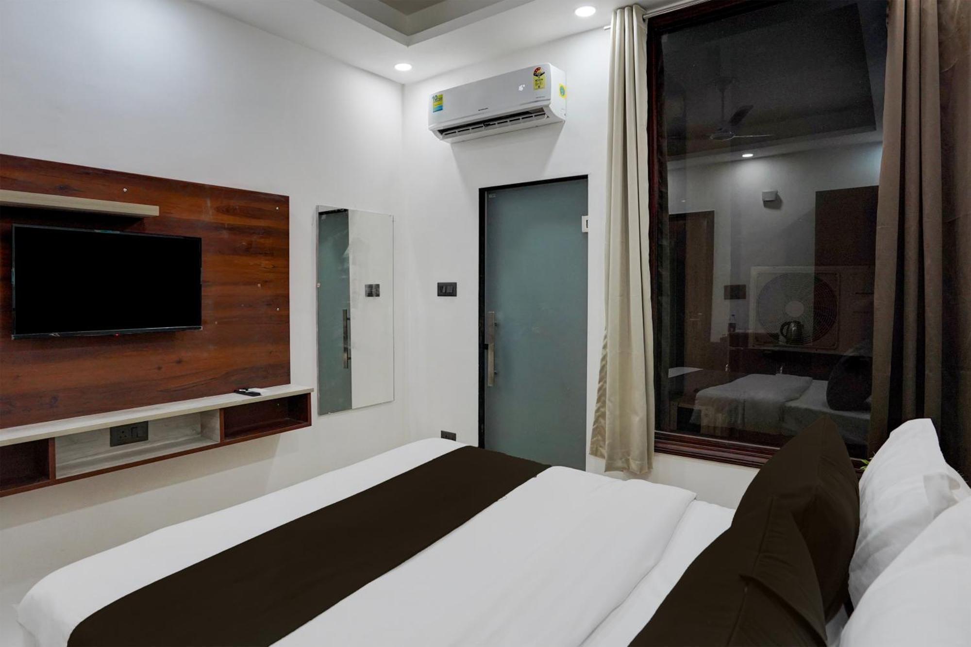 Super Collection O 63 A Noida Hotel Екстериор снимка